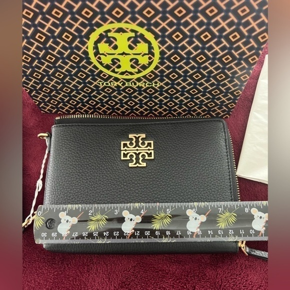 TORY BURCH• BRITTEN LARGE‎ ZIP POUCH WRISTLET - Picture 10 of 12